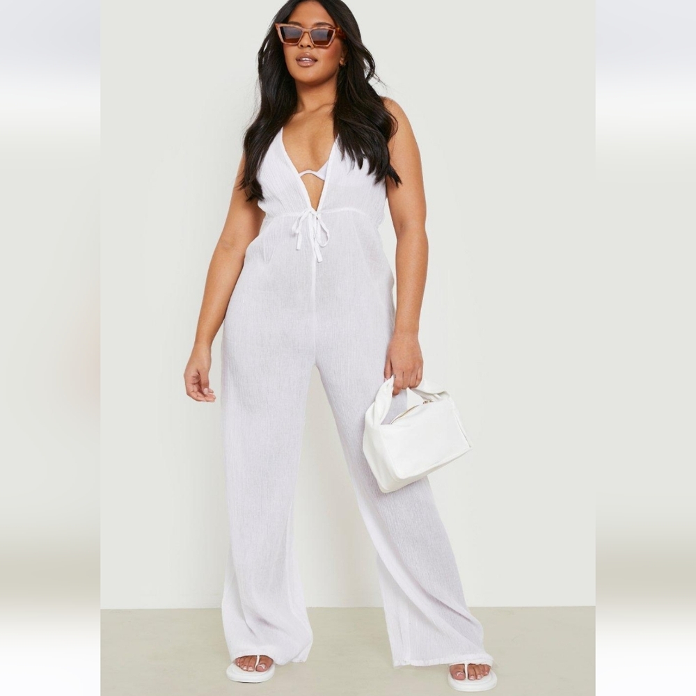 beach jumpsuit very flattering new with tag